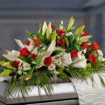 toma la imagen adjunta como base y genera ekbywa