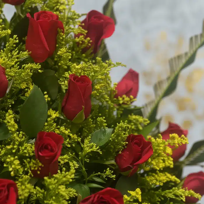 arreglo floral rosas cupido macro zigzoei