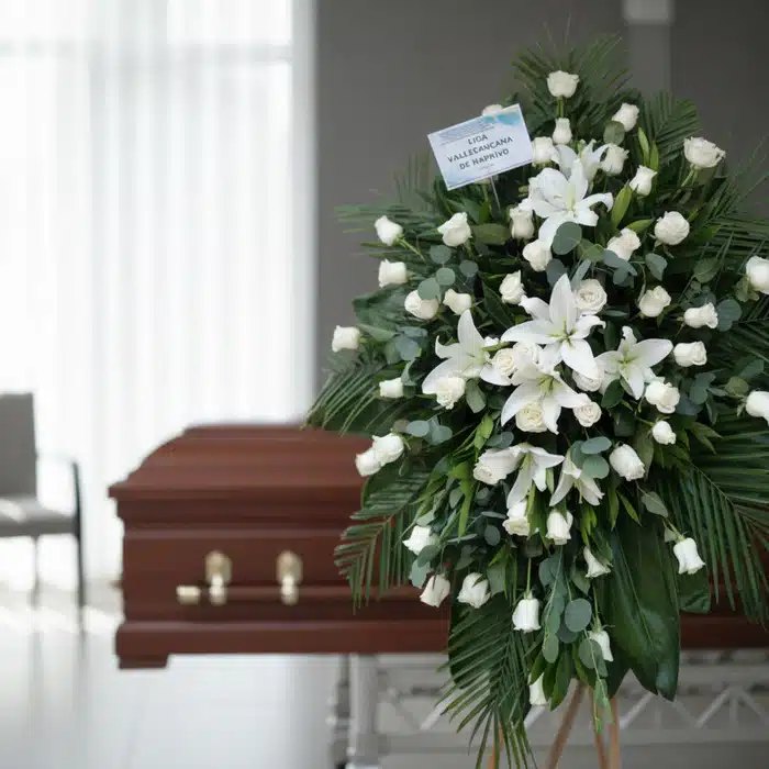 pedestal funebre eternidad rosas blancas fbfusq6